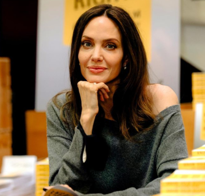 Angelina Jolie faz discurso emocionante em apoio às vítimas de violência doméstica