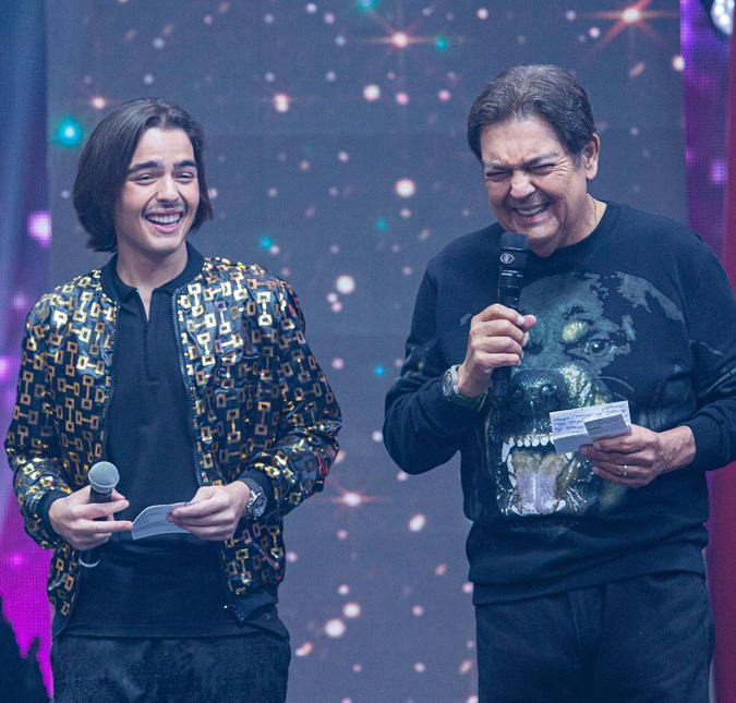 Durante programa, Faustão é exposto pelo filho e dispara: <i>-Boca de lata</i>