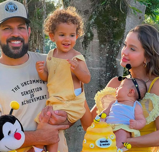 Sorocaba e Biah Rodrigues fizeram uma festinha temática de abelinhas para a comemoração de três meses de vida da caçula, Fernanda. O tempo está voando! Três meses da Fernanda, escreveu o sertanejo nas redes sociais. A decoração da festa era toda amarela e preta, com um bolo em formato de colmeia. Quem também aproveitou a diversão foi o filho mais velho do casal, Theo, de um ano de idade. Muito fofo! Sorocaba e Biah Rodrigues fizeram uma festinha temática de abelinhas para a comemoração de três meses de vida da caçula, Fernanda. O tempo está voando! Três meses da Fernanda, escreveu o sertanejo nas redes sociais. A decoração da festa era toda amarela e preta, com um bolo em formato de colmeia. Quem também aproveitou a diversão foi o filho mais velho do casal, Theo, de um ano de idade. Muito fofo!