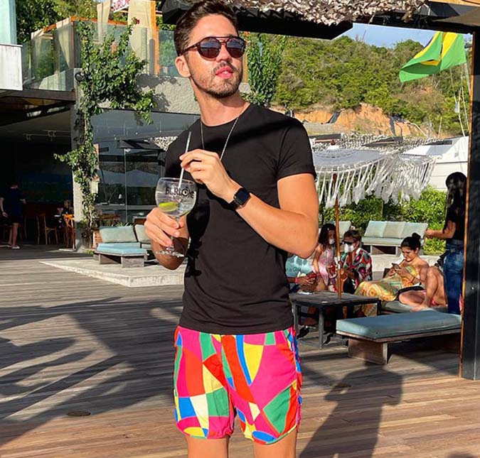 Rico Melquiades revela ter quebrado contrato com a <i>MTV</i> para participar de <i>A Fazenda 13</i>: -<i>Ainda bem que eu ganhei o prêmio</i>