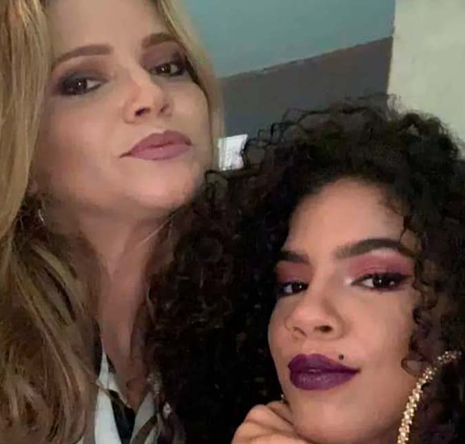 Mãe e irmã de Maria se pronunciam após expulsão da cantora do <I>BBB22</i>