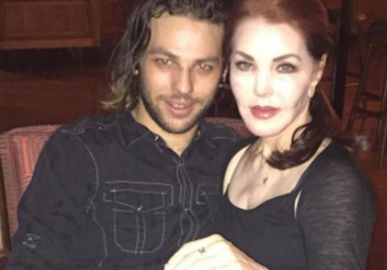 Filho de Priscilla Presley, viúva de Elvis, se casa com Elisa Achilli