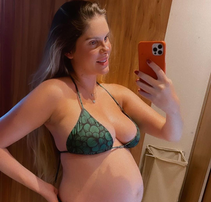 Bárbara Evans assume que não consegue mais ver suas partes íntimas: <I>Que saudade dela</i>
