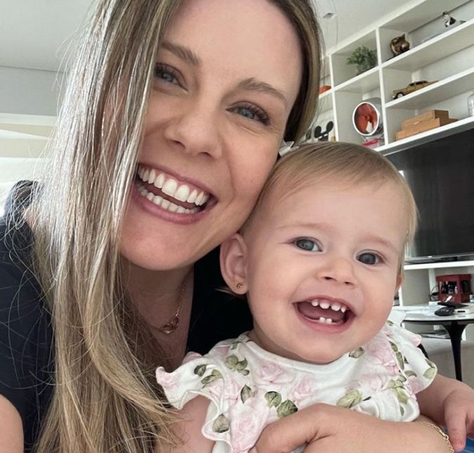 ...Afinal, não tem como resistir a esses dentinhos ainda nascendo, né?