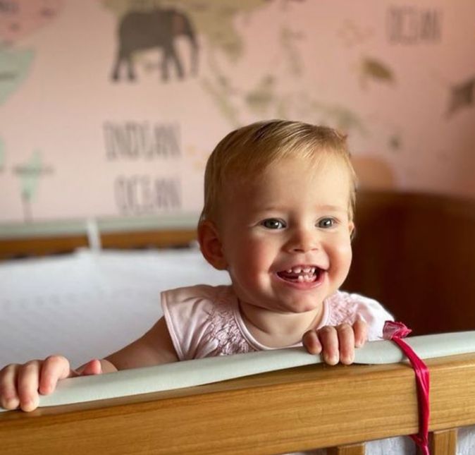 O sorrisão da menininha também é característico... O sorrisão da menininha também é característico...