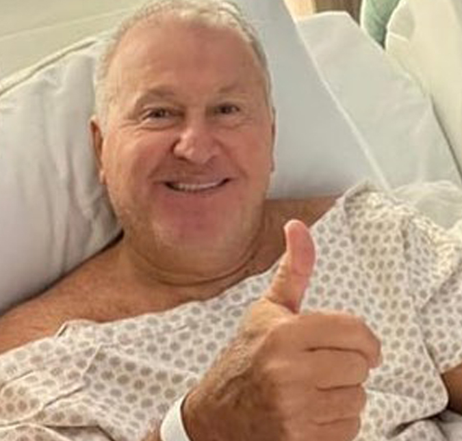 Zico realiza cirurgia no quadril e tranquiliza os fãs: <i>Graças a Deus deu tudo certo na colocação da prótese</i>