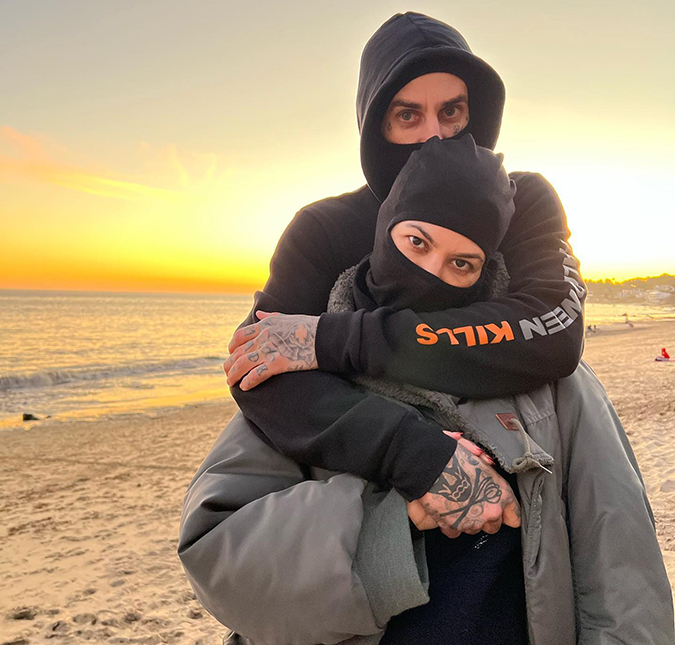 Kourtney Kardashian e Travis Barker estão abertos para a ideia de terem filhos juntos, diz <i>site</i>