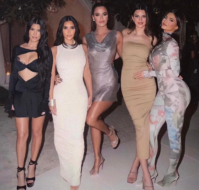 Kim Kardashian se declara para irmãs: <i>Sempre ligadas no coração</i>