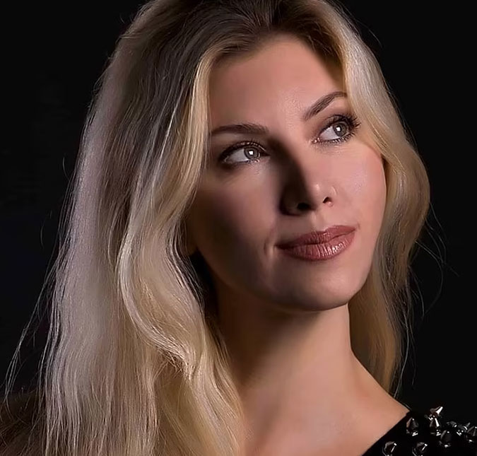 Após procedimento estético falho, miss russa não consegue fechar os olhos ou sorrir: <i>- Perdi minha saúde</i>