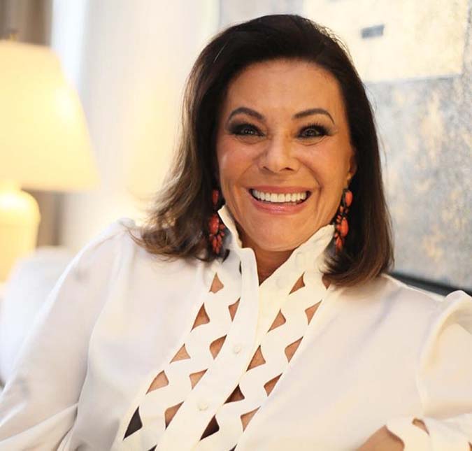 Beth Szafir fala pela primeira vez sobre furto milionário em seu apartamento: -<i>Levaram todas as joias, um patrimônio de família</i>