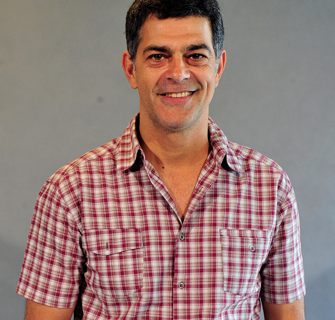 Eduardo Moscovis entra para <I>Um Lugar ao Sol</i> e detalha relação com as filhas: <I>Elas me ajudam na desconstrução da masculinidade tóxica</i>