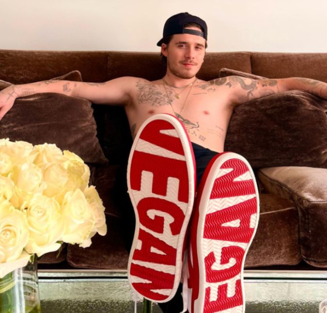 Recentemente, o bonitão apareceu nas redes sociais para tirar o folêgo de suas fãs e seguidores ao posar mostrando a sola de seu sapato. Mas óbvio que não era só isso, ele estava completamente sem camiseta. Recentemente, o bonitão apareceu nas redes sociais para tirar o folêgo de suas fãs e seguidores ao posar mostrando a sola de seu sapato. Mas óbvio que não era só isso, ele estava completamente sem camiseta.