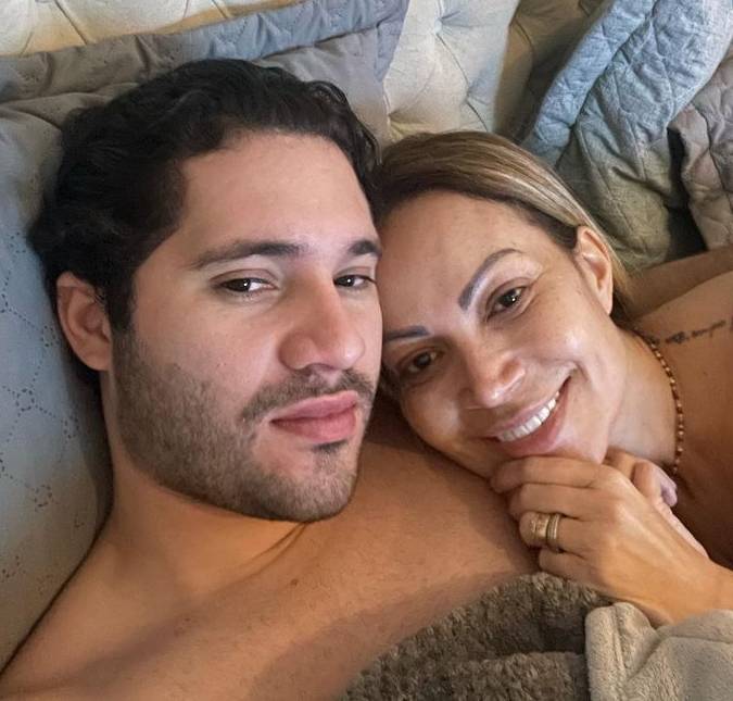 Solange Almeida anuncia casamento religioso com marido: <I>Direi sim mais uma vez à você</i>
