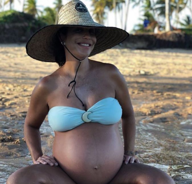 Ivete Sangalo já era mãe de Marcelo quando decidiu utilizar a reprodução assistida na segunda gravidez. A cantora não conseguiu realizar o sonho de ser mãe novamente pelos métodos tradicionais e, em 2018, optou pela inseminação artificial, dando à luz gêmeas, Helena e Marina.