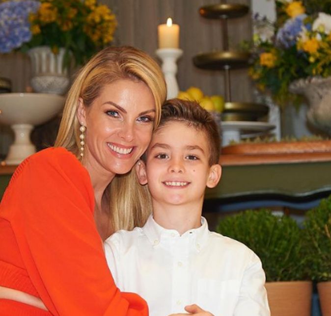 Algumas vezes, os famosos recorrem à reprodução assistida mesmo não tendo nenhum problema de saúde, como é caso de Ana Hickmann. A apresentadora e o marido, Alexandre Correa, escolheram aumentar a família por meio da fertilização in vitro por conta da ansiedade do momento.