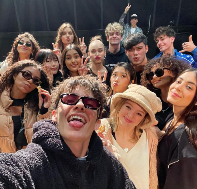 Banda <i>Now United</i> dá indícios de que já estão a caminho do Brasil