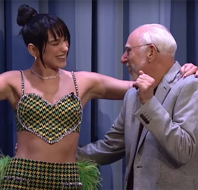 Dua Lipa surpreende fã de 80 anos de idade que tinha sonho de dançar com ela; assista!