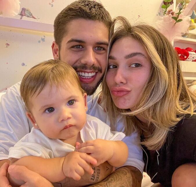 Apesar de querer esperar para saber se terá menina ou menino, a loira não esconde a ansiedade. Em certa ocasião, ela contou que sonhou com o sexo do segundo filho. Esqueci de comentar com vocês. Hoje sonhei que era outra menina. Fiquei sem acreditar, porque estava jurando que era menino! É isso, vamos aguardar para ver, contou nos Stories. Será que a intuição de mãe está certa?