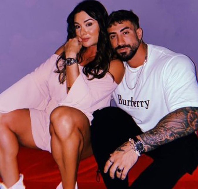 Juju Salimeni faz tatuagens para homenagear namorado, Diogo Basaglia