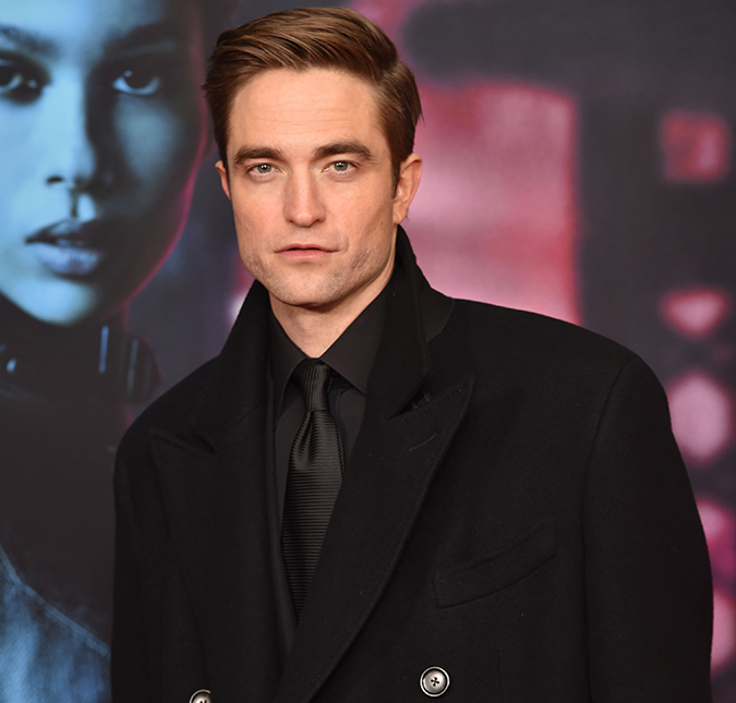 Robert Pattinson revela que buscou fazer um <I>Batman</i> mais sombrio: <I>O personagem quase que faz mais sentido</I>