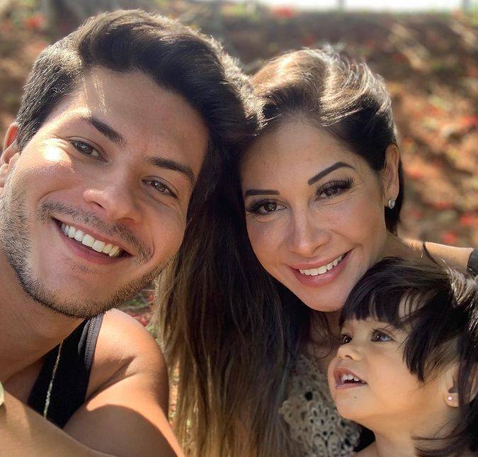 No presente do anjo do <i>BBB22</i>, Maíra Cardi agradece Arthur Aguiar por não desistir do casamento