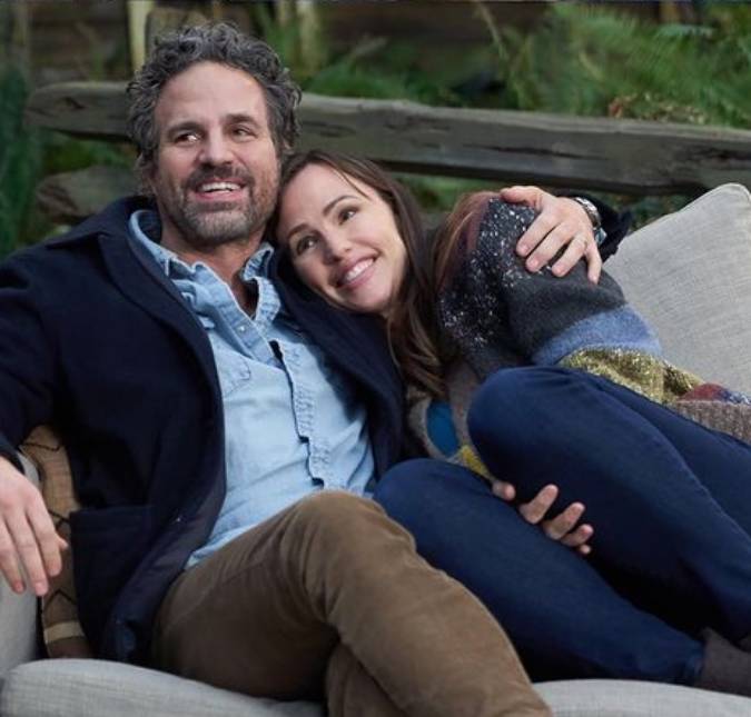 Jennifer Garner e Mark Ruffalo recriam foto de <I>De Repente 30</i>; veja!