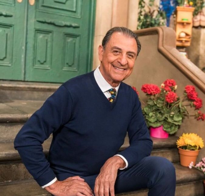 Emilio Delgado, o Luís de Vila Sesámo, morreu aos 81 anos de idade. Segundo o site TMZ, ator foi diagnosticado com mieloma - câncer no sangue - em dezembro de 2020. Ele fazia tratamento para a doença desde então. Emilio Delgado, o Luís de Vila Sesámo, morreu aos 81 anos de idade. Segundo o site TMZ, ator foi diagnosticado com mieloma - câncer no sangue - em dezembro de 2020. Ele fazia tratamento para a doença desde então.