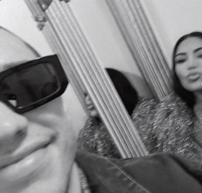 Assumidos! Kim Kardashian publica primeiras imagens com namorado Pete Davidson