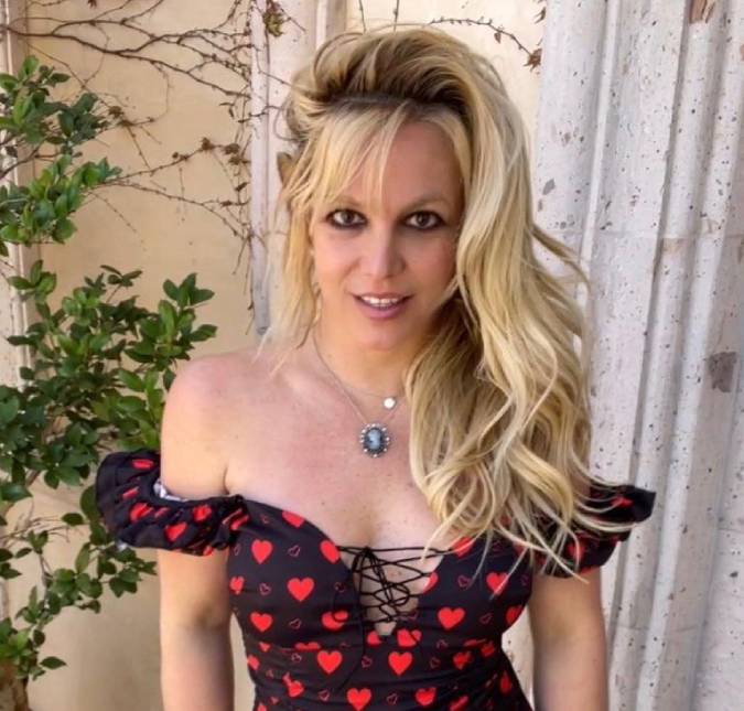 Britney Spears fala sobre não postar fotos com os filhos: <I>Eu vou respeitar as vontades deles</i>
