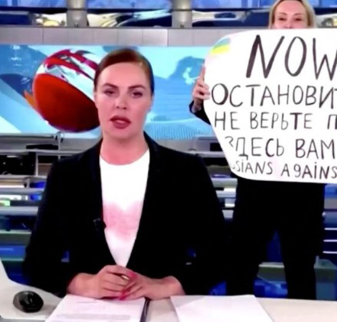 Jornalista desaparece após invadir jornal de TV russa para protestar contra guerra na Ucrânia; entenda!