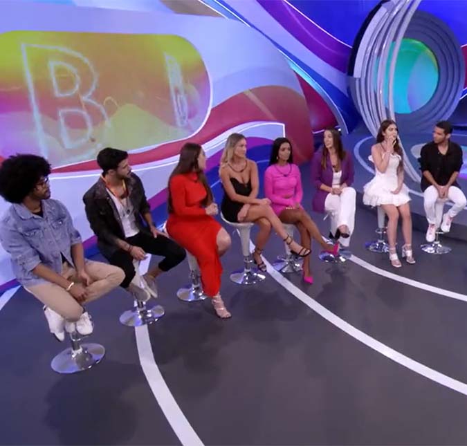 Naiara Azevedo é atacada por ex-participantes do <i>BBB22</i> durante reencontro no programa ao vivo! Saiba o que rolou!
