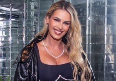 Yasmin Brunet curte show do Luan Santana ao lado de amigas: <i>Maior fã</i>