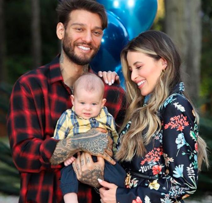 Lucas Lucco, por exemplo, anunciou no dia 18 de março que o casamento com Lorena Carvalho acabou. Nas redes sociais, o cantor escreveu:  Vou tentar ser breve porque dói demais escrever cada uma dessas linhas. Conheci a Lorena em um camarim em 2013. Foi amor à primeira vista. Começamos a namorar, tivemos alguns términos de curto período, e toda nossa estrada juntos rendeu uma linda história de oito anos, quase dois de casamento e um filho lindo que só puxou ela [risos], o Luca, saudável e muito abençoado, graças a Deus. A Lorena me deu muito amor, muito carinho, respeito, ótimas lições, amizade e muito apoio nos momentos mais felizes e, também, nos mais difíceis da minha vida até aqui. Acompanhou os meus primeiros passos na carreira profissional, viu de perto minha evolução como artista e pessoa, me ajudou a levantar inúmeras vezes e foi minha parceira pra todas as horas! Não tenho condições de traduzir em palavras a gratidão por tantos anos ao lado de uma pessoa tão incrível. O nosso ciclo como marido e esposa chegou ao fim, mas temos uma história que já começou a ser escrita, como pais, ao lado do nosso filho que é tão amado. Escrevo isso em respeito à vocês, que nos acompanham aqui todos os dias. Agradeço muito por todo o carinho conosco e peço que respeitem esse momento delicado pra mim e pra ela. Muito obrigado. 