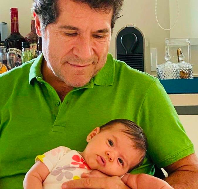 Cantor Daniel posta foto com a filha e comemora volta aos palcos: <I>Muito feliz em saber que vou poder rever vocês</i>