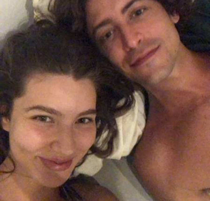 Jesuíta Barbosa e Alanis Guillen vivem romance nos bastidores de <i>Pantanal</i>, diz jornal