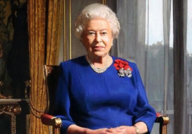 Pela primeira vez em 70 anos, rainha Elizabeth II não participará de tradicional cerimônia militar