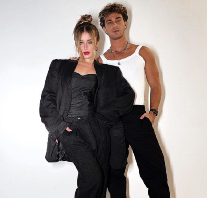 Duda Reis também anunciou em março de 2022 o término de seu namoro com André Luiz Frambach e em uma conversa com os fãs ela abriu um pouco o jogo sobre a situação deles: Sim, nós não estamos mais juntos. Parece clichê, porém é a verdade, eu e André sempre fomos muito amigos e realmente nada disso mudou, vocês nos verão juntos ainda muitas vezes. Estou criando o Instituto, dedicando minha vida a ele, e esse momento está sendo um momento de MUITA importância e ressignificação pessoal para mim, estou muito focada nele, na minha carreira, no meu propósito de vida… Tenho apenas 20 anos. Vivemos com intensidade total a nossa relação, mas hoje eu sinto a necessidade de viver esse meu outro momento, com mais liberdade. Te amo, Dedé, só a gente sabe o que temos e tivemos! Obrigada por ser essa pessoa incrível e acima de tudo, meu grande amigo e apoiador de vida. Duda Reis também anunciou em março de 2022 o término de seu namoro com André Luiz Frambach e em uma conversa com os fãs ela abriu um pouco o jogo sobre a situação deles: Sim, nós não estamos mais juntos. Parece clichê, porém é a verdade, eu e André sempre fomos muito amigos e realmente nada disso mudou, vocês nos verão juntos ainda muitas vezes. Estou criando o Instituto, dedicando minha vida a ele, e esse momento está sendo um momento de MUITA importância e ressignificação pessoal para mim, estou muito focada nele, na minha carreira, no meu propósito de vida… Tenho apenas 20 anos. Vivemos com intensidade total a nossa relação, mas hoje eu sinto a necessidade de viver esse meu outro momento, com mais liberdade. Te amo, Dedé, só a gente sabe o que temos e tivemos! Obrigada por ser essa pessoa incrível e acima de tudo, meu grande amigo e apoiador de vida.