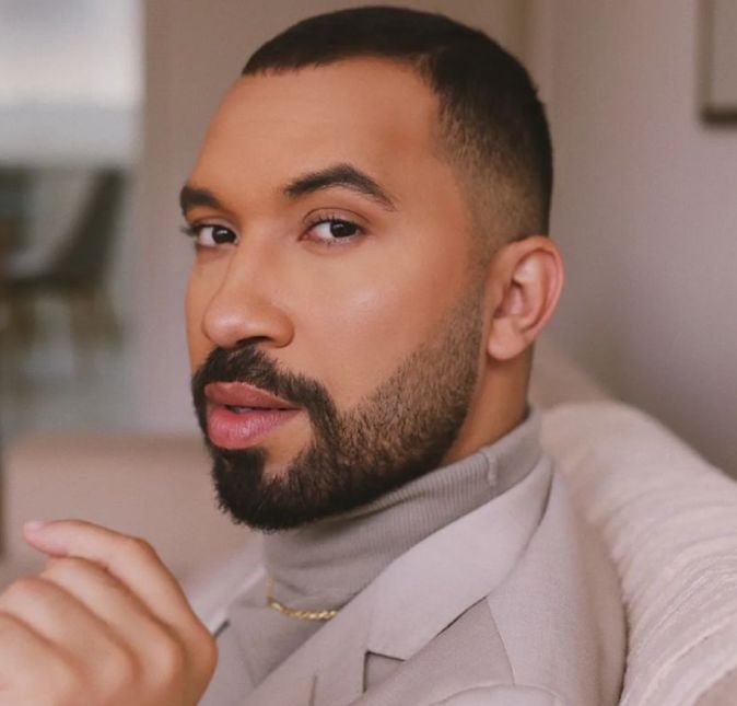 Gilberto Nogueira, outro participante do BBB 21, também fez muito sucesso do lado de fora da casa mais vigiada do Brasil. Ele se tornou um dos maiores nomes de publicidade da empresa Vigor e ainda deu as caras nos comercias do banco Santander. Além de tudo isso, Gil saiu para jantar com Neymar Jr. e ganhou um quadro para falar sobre economia no programa de Ana Maria Braga.