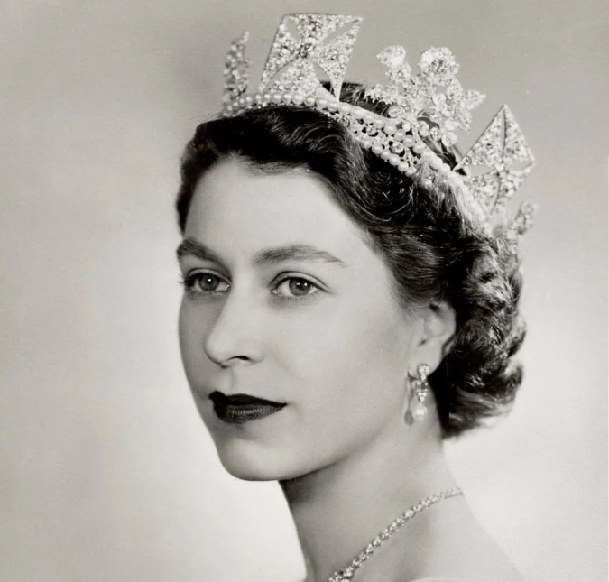 Rainha Elizabeth II irá aparecer na capa da <I>Vogue</i> para celebrar 70 anos de reinado, saiba mais!