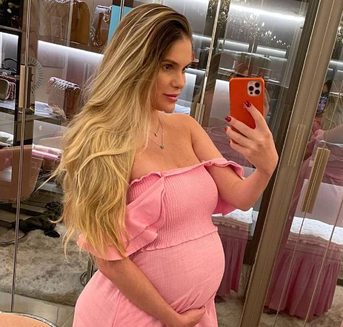 Na reta final da gestação, Bárbara Evans fala sobre expectativa do parto: <I>Tenho pesadelos</i>