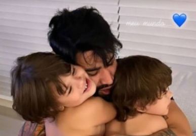 Andressa Suita compartilha clique de Gusttavo Lima com filhos após cantor passar mal