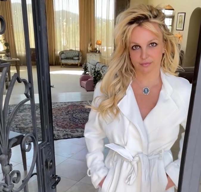 Britney Spears compartilha ovo de páscoa de confeitaria brasileira e <i>internet</i> vai à loucura, confira!