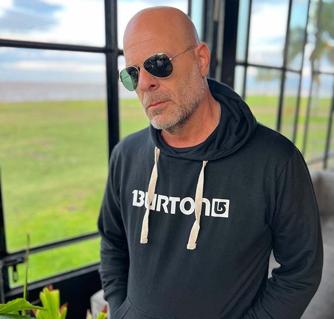 Dublê de Bruce Willis diz que reparou que havia algo de errado com ator em últimas filmagens