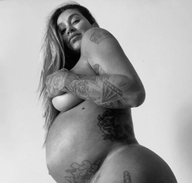 Dani Bolina está feliz da vida com a chegada da sua primeira filha. A modelo deu à luz no dia 30 de março, em Miami, na Flórida, Estados Unidos, e contou a novidade em suas redes sociais. Estou aqui em êxtase ainda, sem pregar o olho, apaixonada pela minha filha maravilhosa, escreveu ela. A bebê ainda não teve o nome divulgado e é a primeira filha dela com Thiago Rela. Dani Bolina está feliz da vida com a chegada da sua primeira filha. A modelo deu à luz no dia 30 de março, em Miami, na Flórida, Estados Unidos, e contou a novidade em suas redes sociais. Estou aqui em êxtase ainda, sem pregar o olho, apaixonada pela minha filha maravilhosa, escreveu ela. A bebê ainda não teve o nome divulgado e é a primeira filha dela com Thiago Rela.