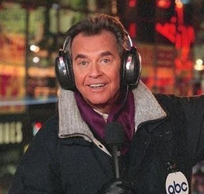 O apresentador de TV, Dick Clark sofreu uma paralisia do lado direito e foi acometido por uma afasia em 2004. A doença tirou a capacidade de proferir o slogan que ele repetiu em boa parte de sua carreira. Dick morreu em 2012. O apresentador de TV, Dick Clark sofreu uma paralisia do lado direito e foi acometido por uma afasia em 2004. A doença tirou a capacidade de proferir o slogan que ele repetiu em boa parte de sua carreira. Dick morreu em 2012.