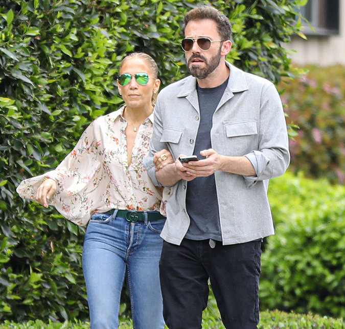Irmão de Ben Affleck acha o relacionamento do ator com Jennifer Lopez superficial, diz <i>site</i>