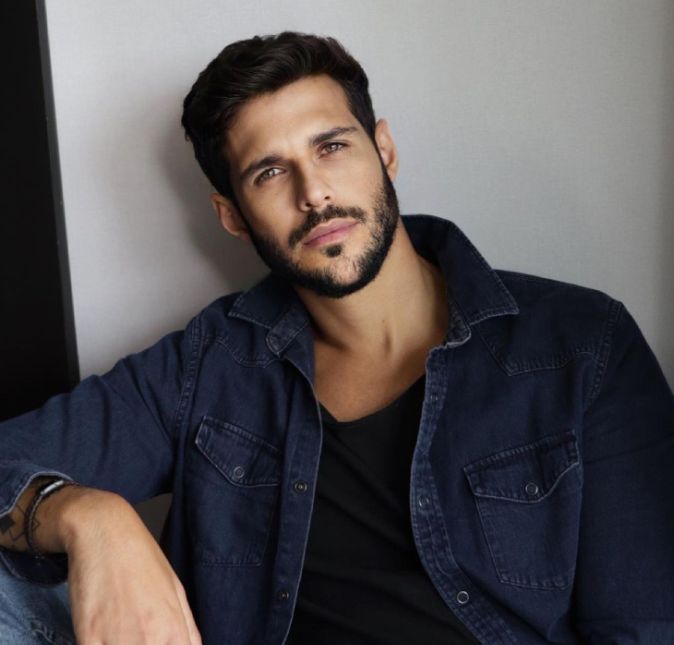 Segundo novo boletim médico, o ex-BBB irá passar por uma nova cirurgia para retirar a gaiola, que está em sua perna. Os médicos também irão fixar uma haste na perna direita. Rodrigo Mussi teve o monitor da cabeça retirado e fará uma cirurgia na perna para remoção da gaiola. Continua agitado e se mexendo bastante, mas o despertar do Rodrigo precisa ser calmo e controlado, por isso os médicos estão controlando a sedação da melhor forma para ele. A família pede que continuem com as correntes de orações e sentem que ele acordará em breve!, informou o boletim médico. Segundo novo boletim médico, o ex-BBB irá passar por uma nova cirurgia para retirar a gaiola, que está em sua perna. Os médicos também irão fixar uma haste na perna direita. Rodrigo Mussi teve o monitor da cabeça retirado e fará uma cirurgia na perna para remoção da gaiola. Continua agitado e se mexendo bastante, mas o despertar do Rodrigo precisa ser calmo e controlado, por isso os médicos estão controlando a sedação da melhor forma para ele. A família pede que continuem com as correntes de orações e sentem que ele acordará em breve!, informou o boletim médico.