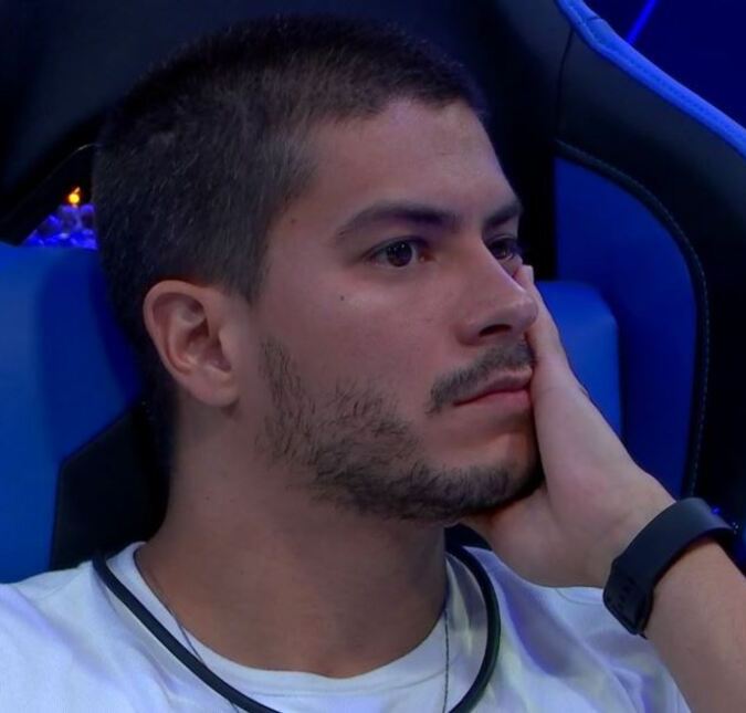 Arthur Aguiar se incomoda com comentário de Pedro Scooby: <i>Não esperava</i>; confira o que rolou no Quarto Secreto do <i>BBB22</i>!