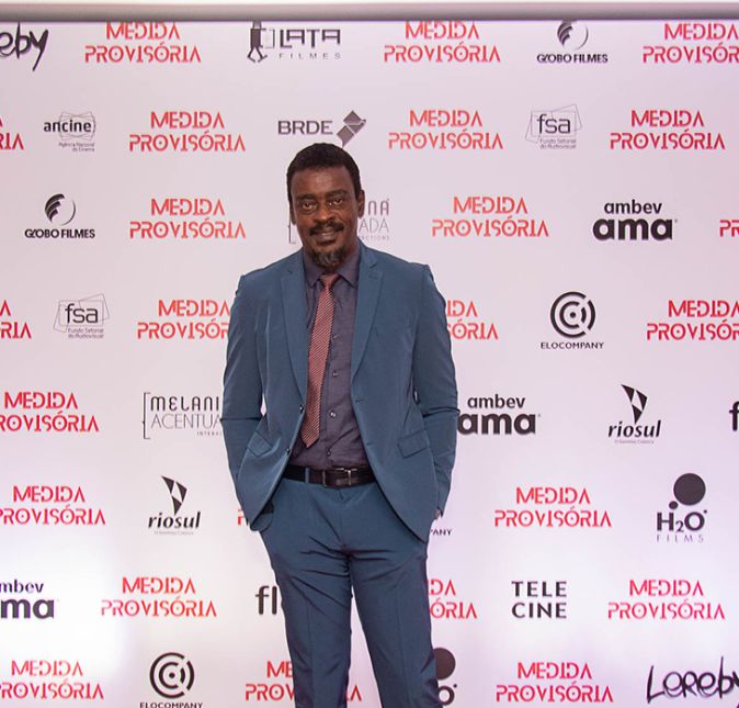 Seu Jorge também marcou presença no local