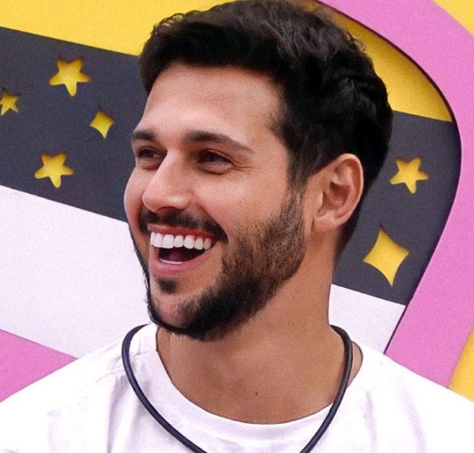 No dia 8 de abril, o boletim médico de Rodrigo informou que o pulmão está mais forte e conseguindo trabalhar sozinho. O irmão do ex-BBB Diogo, também celebrou o avanço e revelou que Mussi está com muita sede de viver e movimentando pernas e braços: O Rod segue estável, dobrando e esticando as pernas e braços, conforme vai despertando. O menino é ansioso, por isso, seu despertar deve ser mais lento mesmo. Ele vai voltar gigante, confiem!, escreveu ele. No dia 8 de abril, o boletim médico de Rodrigo informou que o pulmão está mais forte e conseguindo trabalhar sozinho. O irmão do ex-BBB Diogo, também celebrou o avanço e revelou que Mussi está com muita sede de viver e movimentando pernas e braços: O Rod segue estável, dobrando e esticando as pernas e braços, conforme vai despertando. O menino é ansioso, por isso, seu despertar deve ser mais lento mesmo. Ele vai voltar gigante, confiem!, escreveu ele.